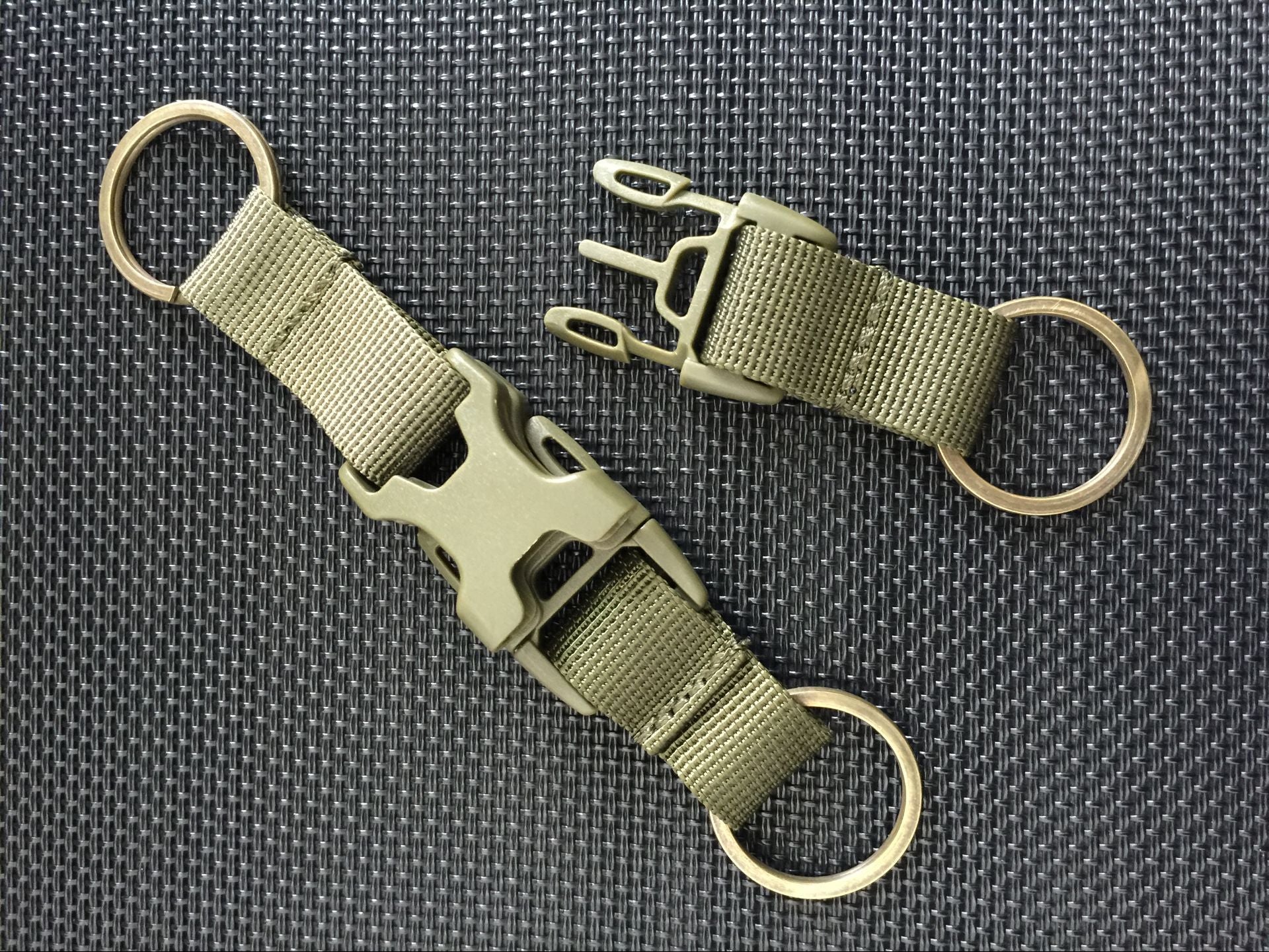 Outdoor multifunctional hanging buckle